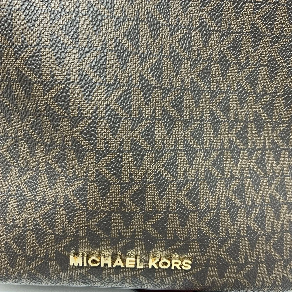Michael Kors Kimberly‎ Small Bucket Crossbody Purse Brown Merlot Strap Magnetic